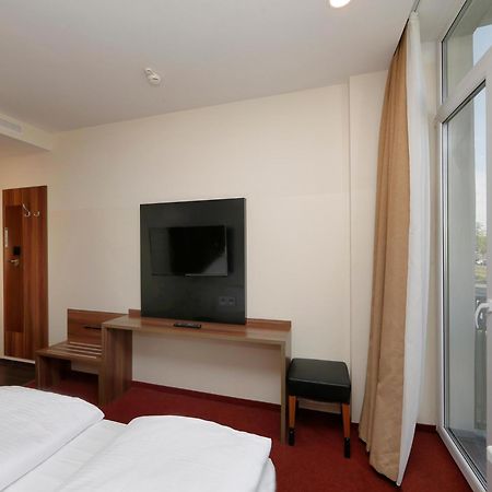 B&B Hotel Berlin-Adlershof Εξωτερικό φωτογραφία