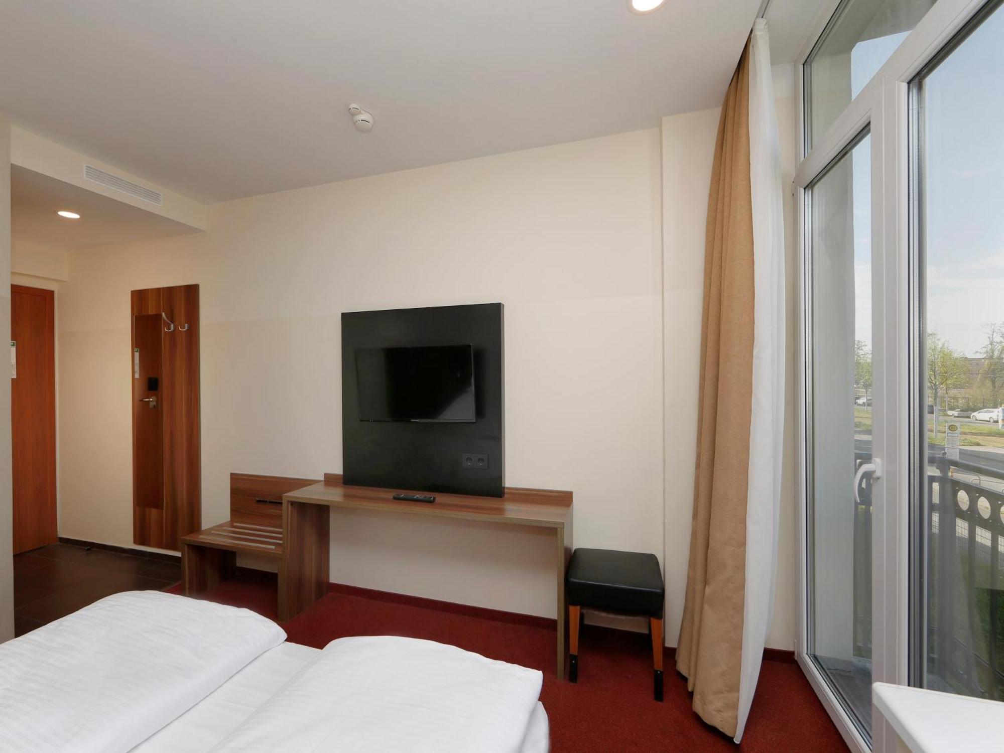 B&B Hotel Berlin-Adlershof Εξωτερικό φωτογραφία