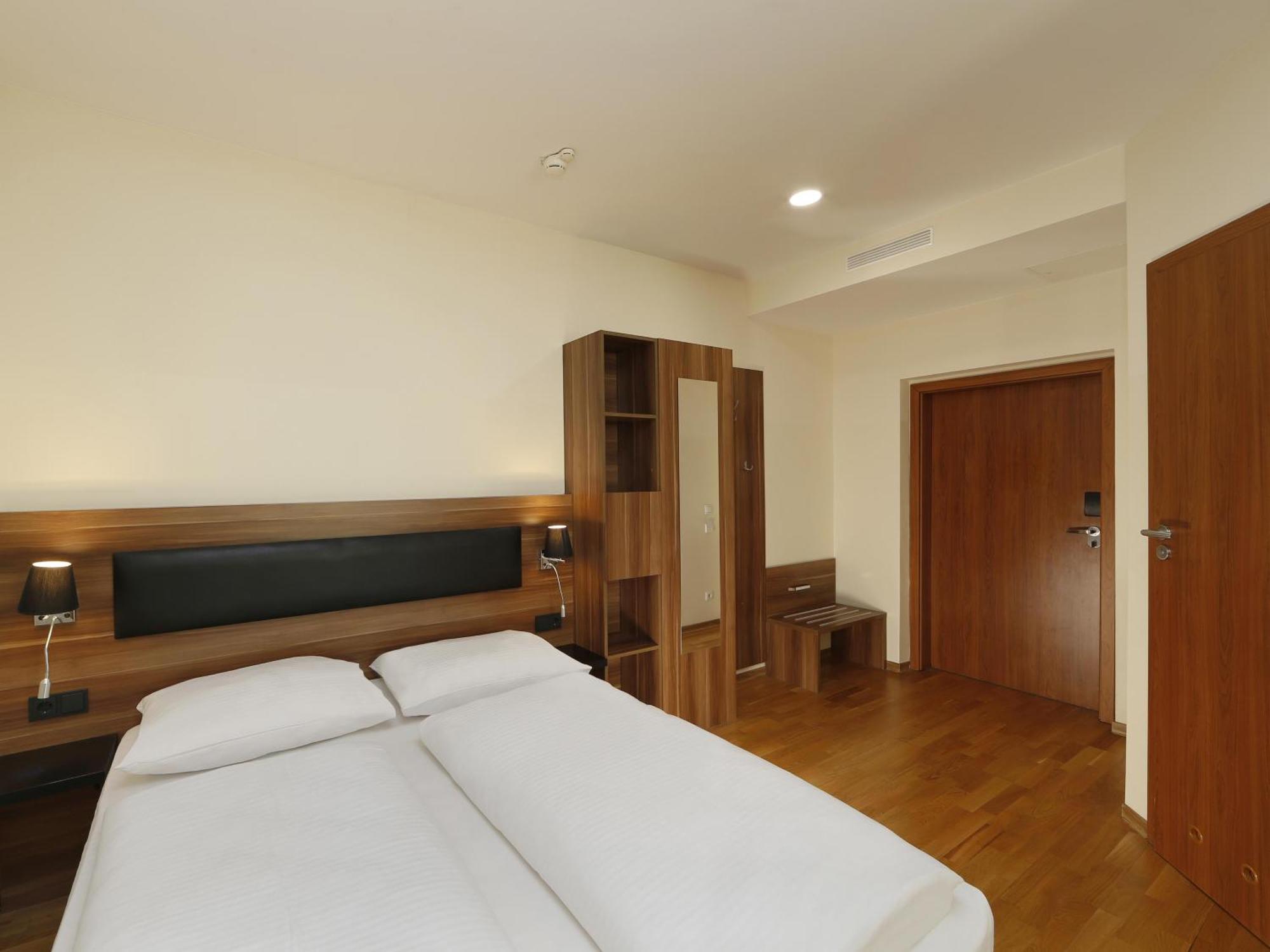 B&B Hotel Berlin-Adlershof Εξωτερικό φωτογραφία