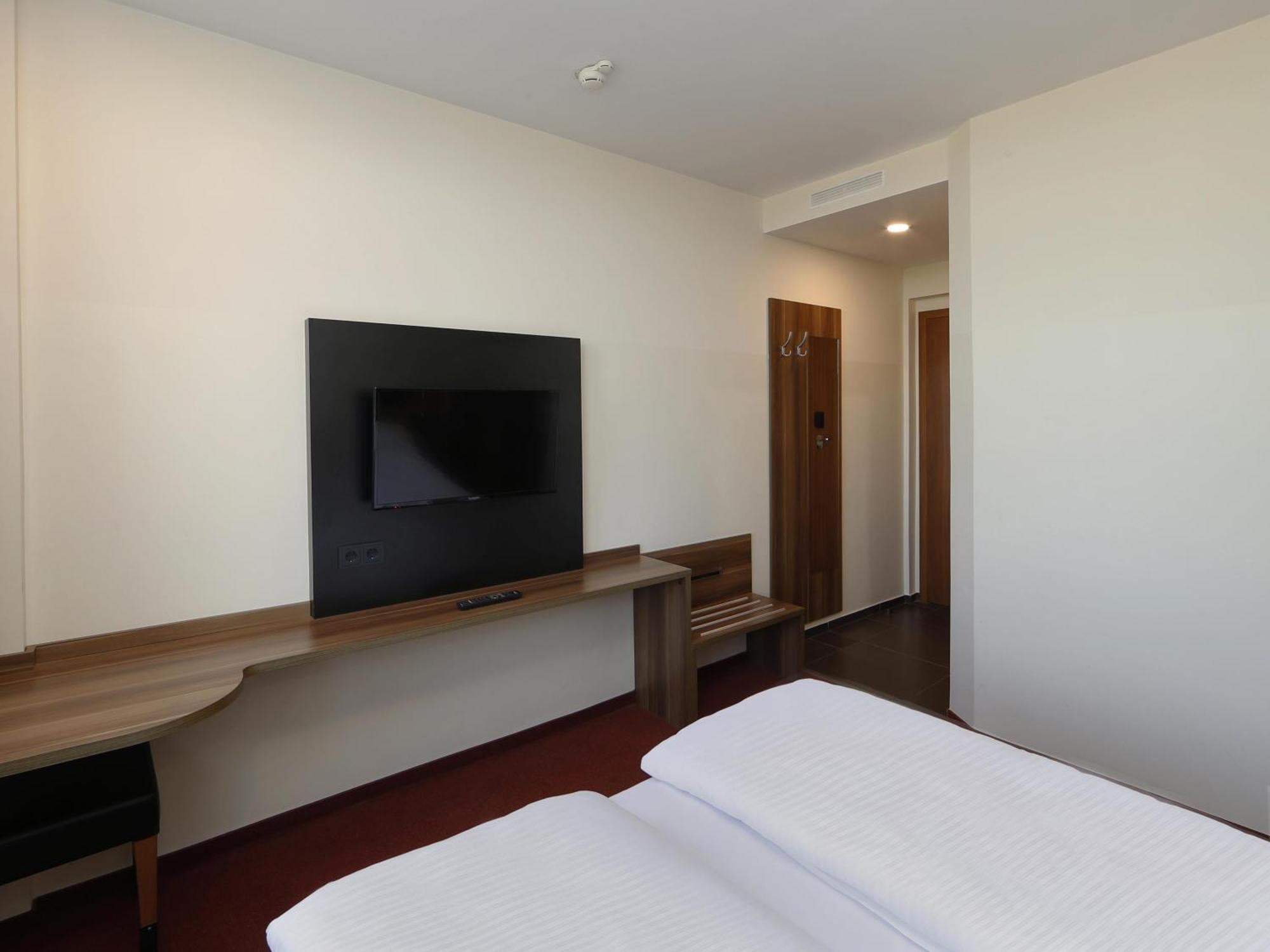 B&B Hotel Berlin-Adlershof Εξωτερικό φωτογραφία
