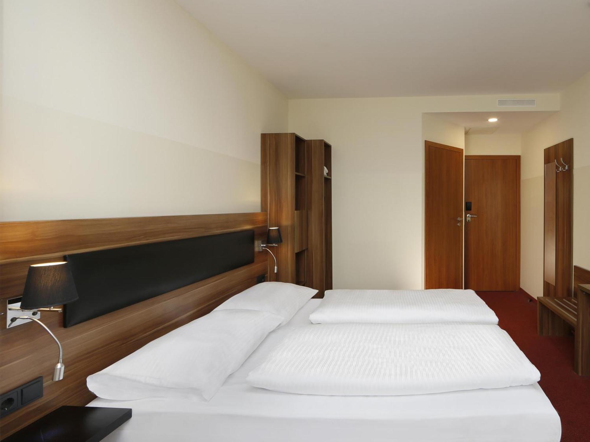 B&B Hotel Berlin-Adlershof Εξωτερικό φωτογραφία