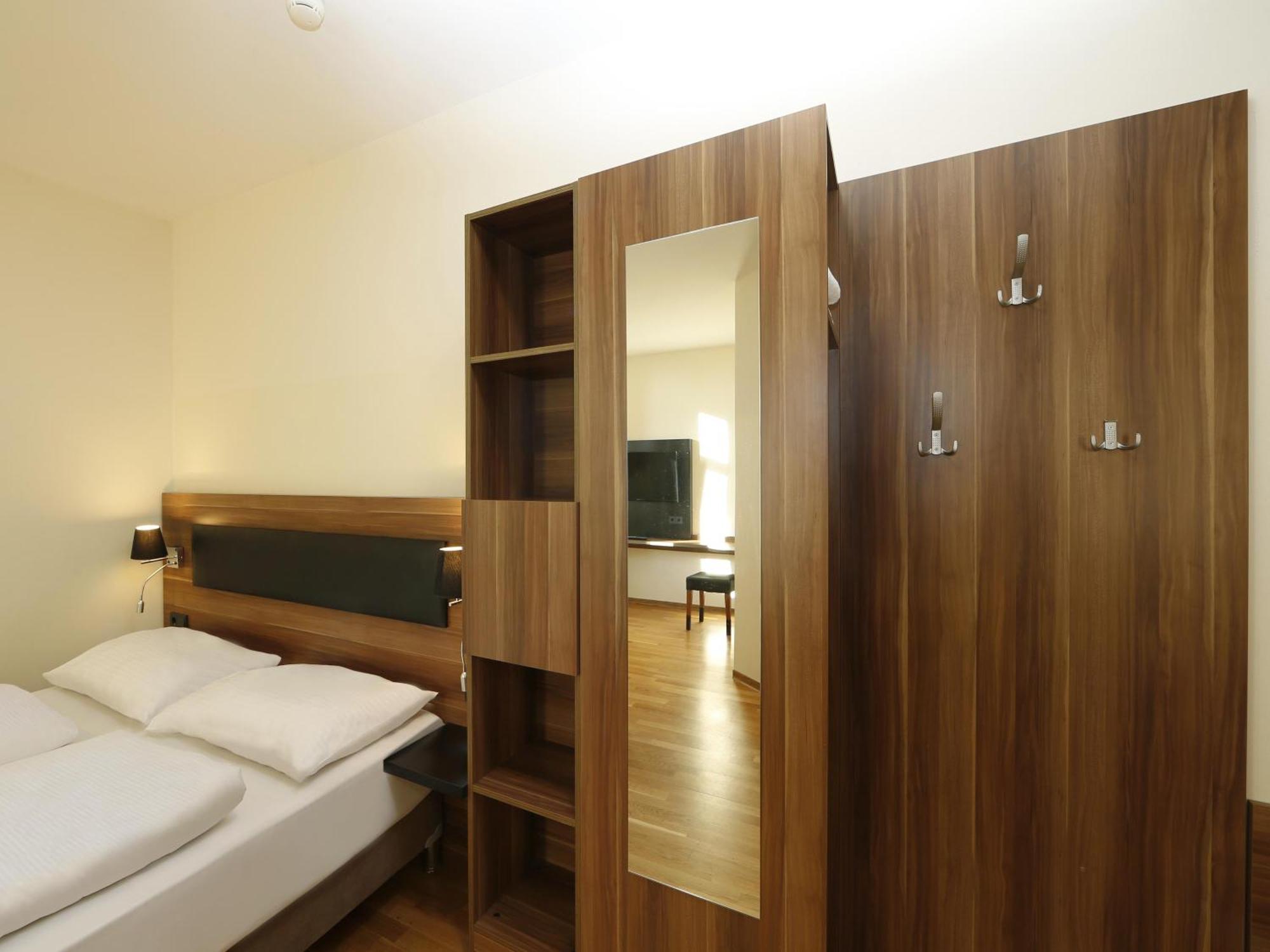 B&B Hotel Berlin-Adlershof Εξωτερικό φωτογραφία