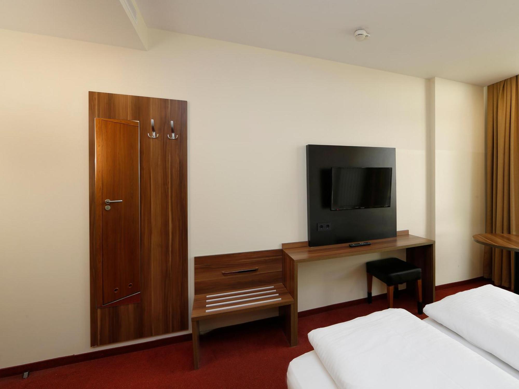 B&B Hotel Berlin-Adlershof Εξωτερικό φωτογραφία