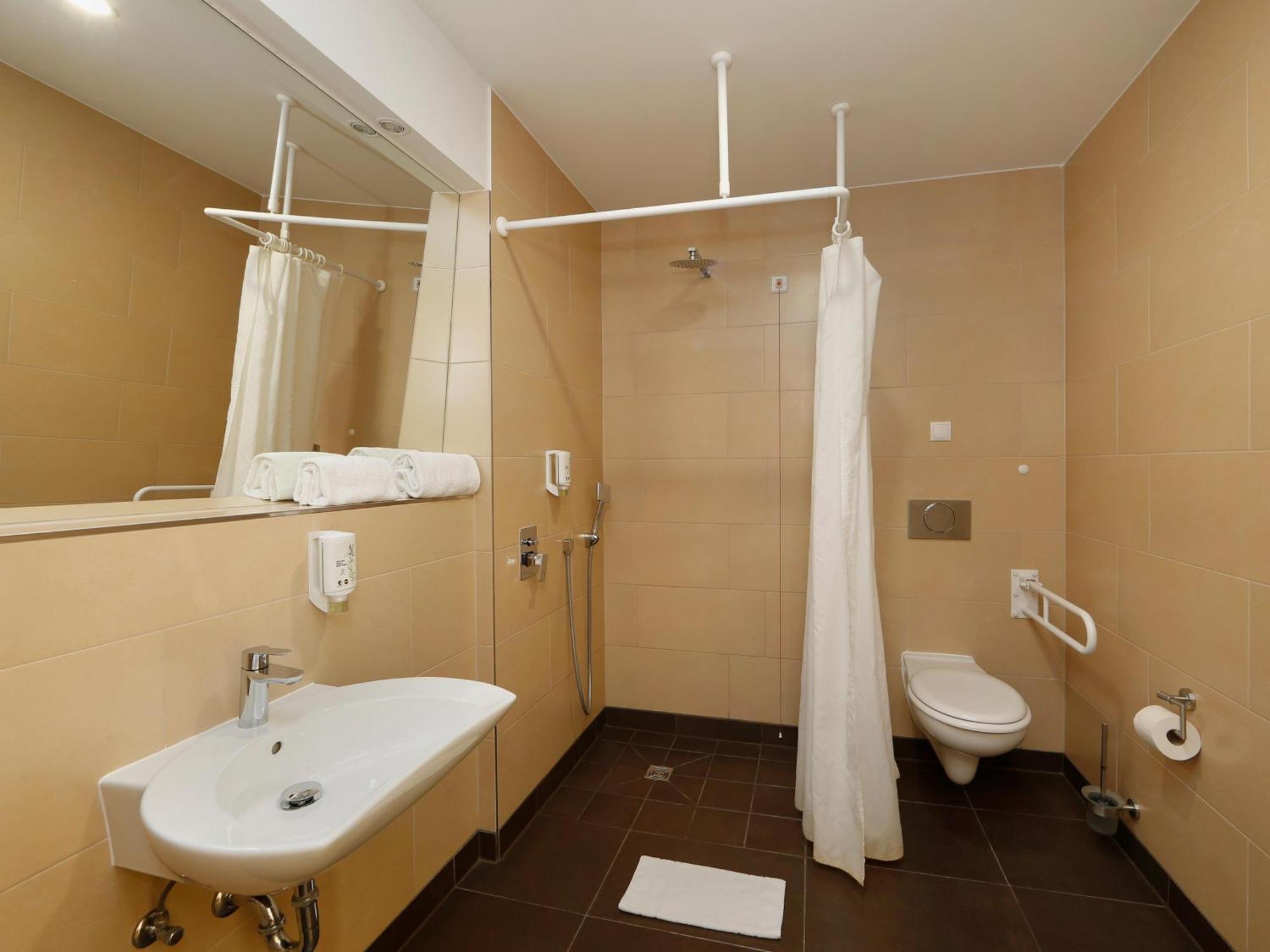 B&B Hotel Berlin-Adlershof Εξωτερικό φωτογραφία